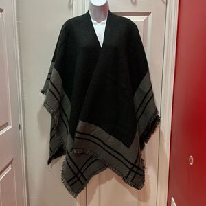 Woolrich Black & Gray Soft Poncho Fringe‎ Wrap One Size